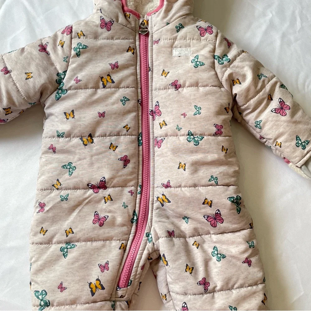 Oshkosh Bunting Snowsuit Size 6-9 months Muliticolor Butterflies